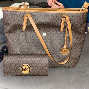 Michael Kors tote and wallet set